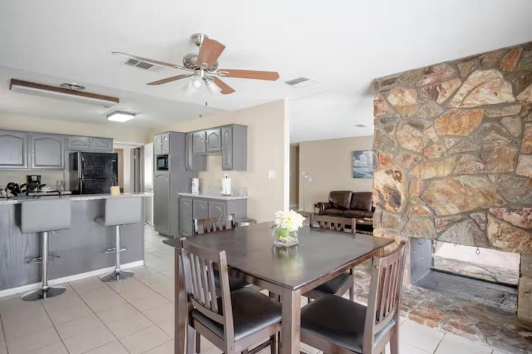 Pool 4 Bedroom 2 Bath Close To Strip Las Vegas Eksteriør bilde